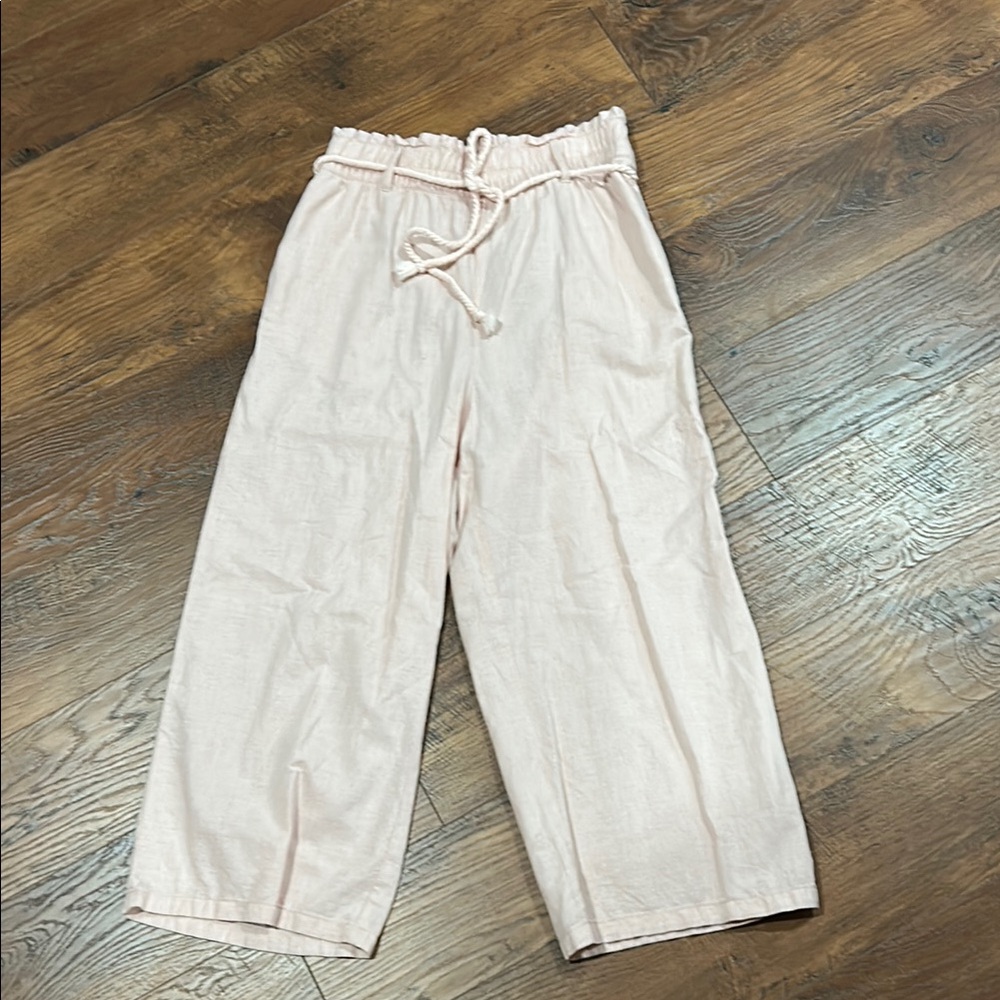 Light Pink Wide-Leg Cropped Linen Pants